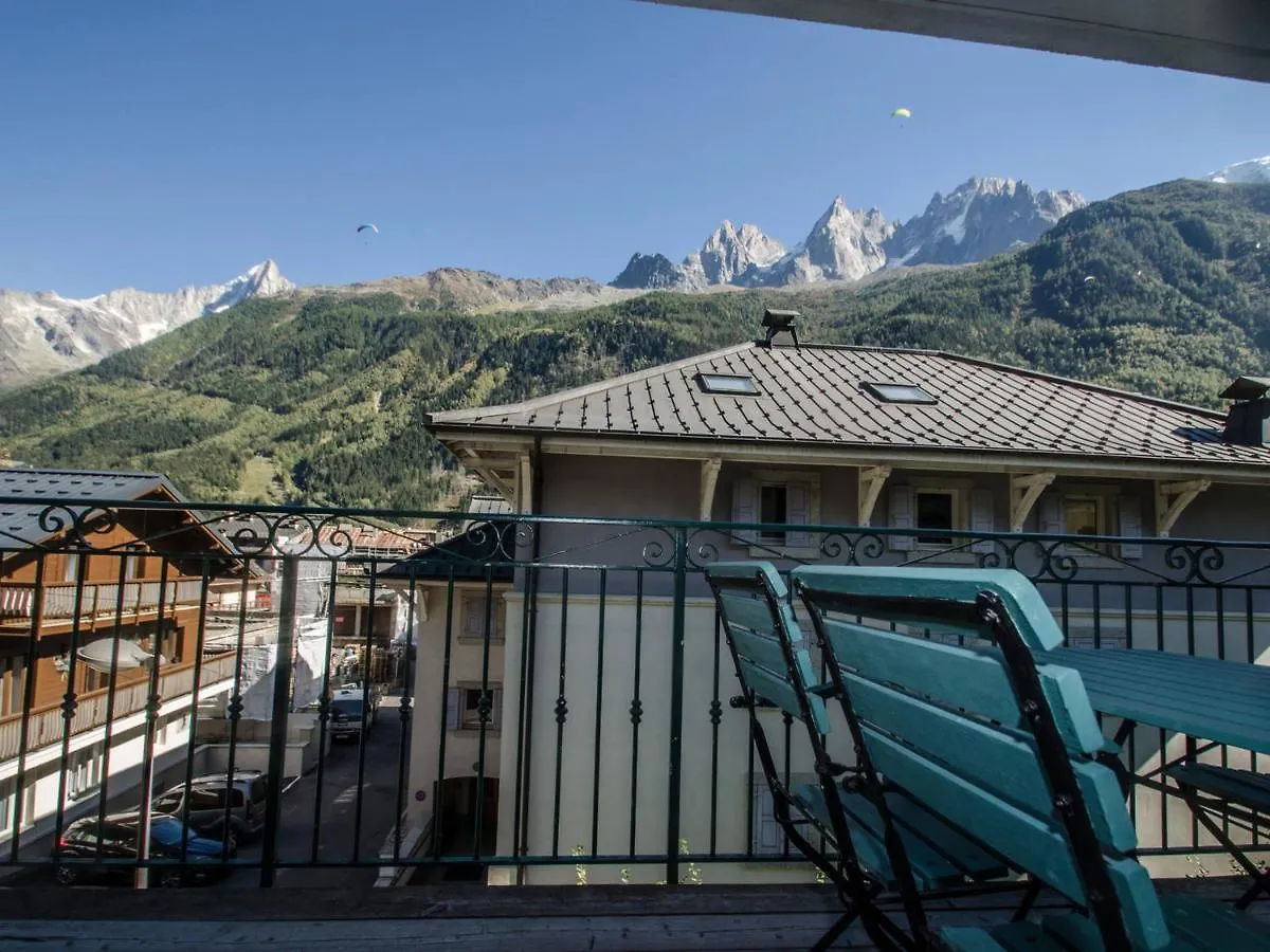 Appartement Calme Au Centre Avec Terrasse, Wifi, Parking - Fr-1-343-198 Chamonix Apartment